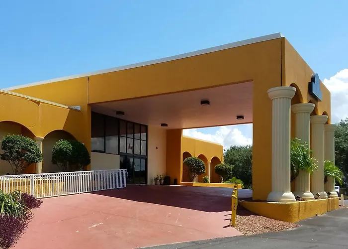Days Inn & Suites By Wyndham Clermont